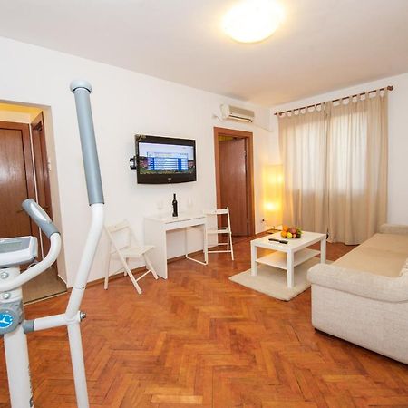 Appartement Universitate 1 à Bucarest Extérieur photo