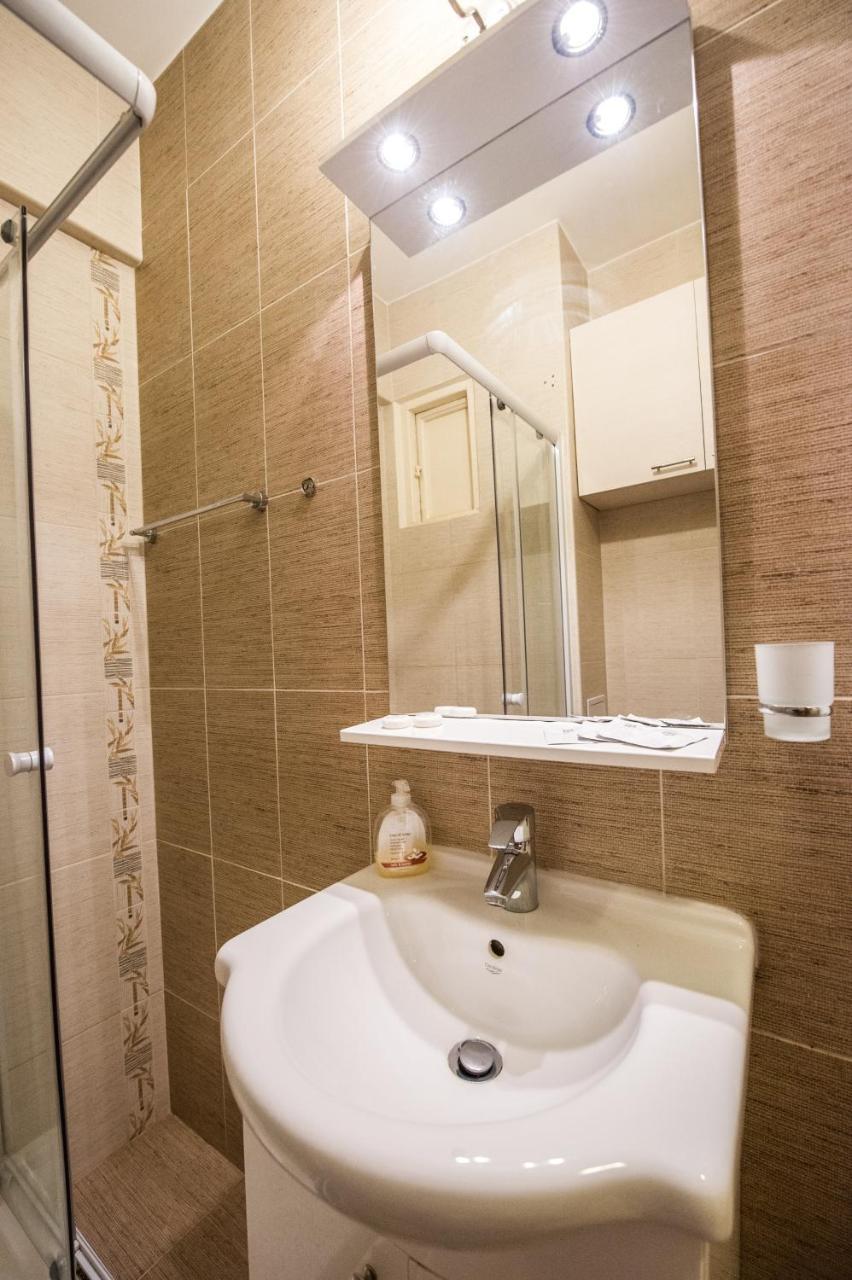Appartement Universitate 1 à Bucarest Extérieur photo